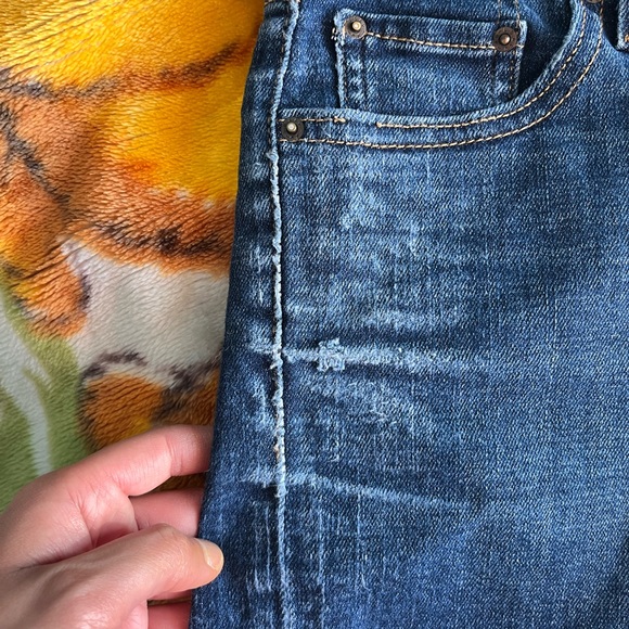 Women’s Levi’s shorts - Picture 4 of 4